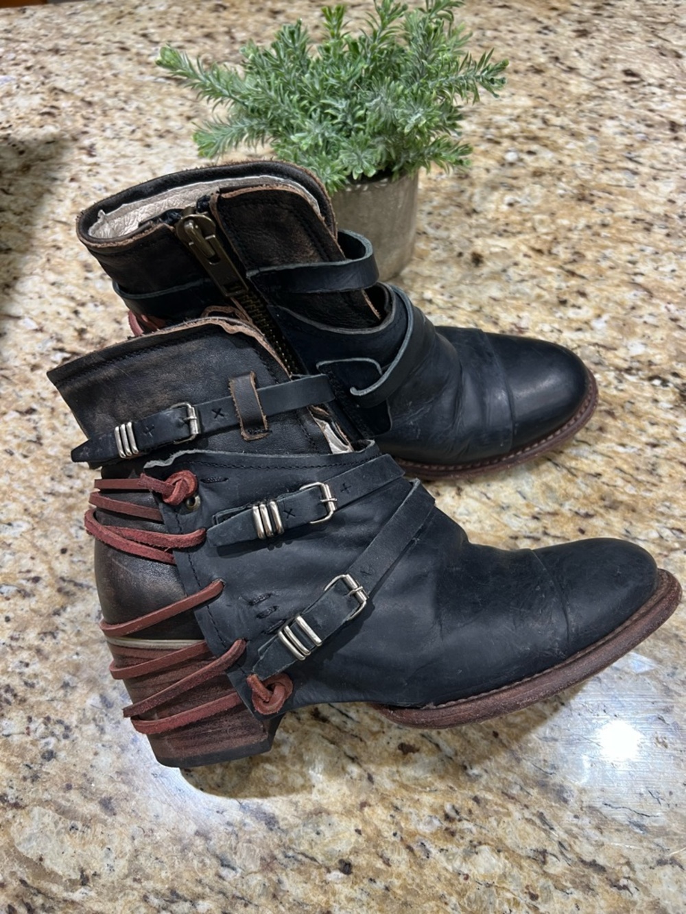 Freebird by Steven Crue Black Leather   Boots with Buckles & Laces 8 - Picture 4 of 10